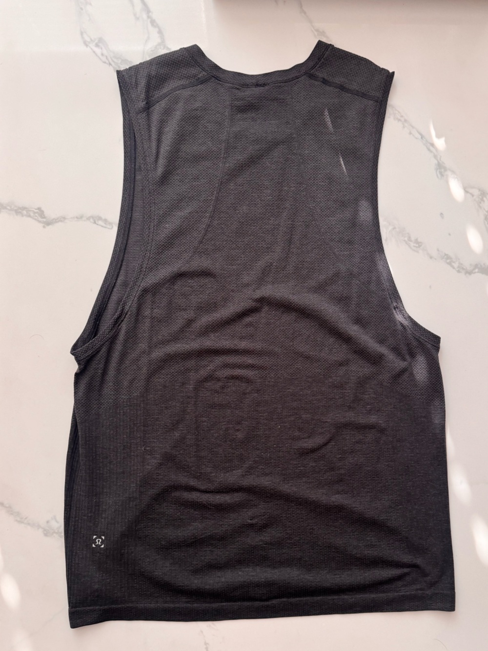 Lululemon MVT sleeveless - Picture 7 of 7